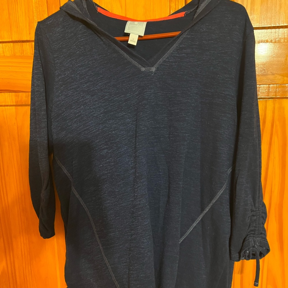 Sunday dark blue V neck 3/4 inch long sleeves excellent condition